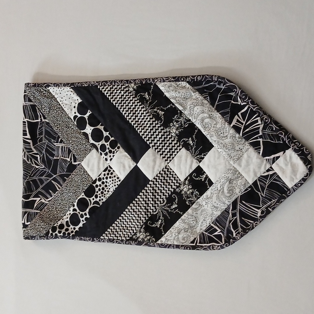 Handmade Table Runner - Picture 4 of 11